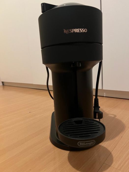 Máquina de Café Nespresso Delonghi