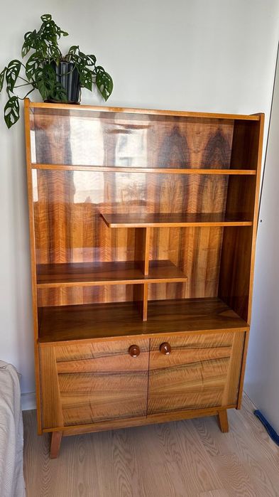 Regał Bilea z lat 60. – oryginalny mebel vintage