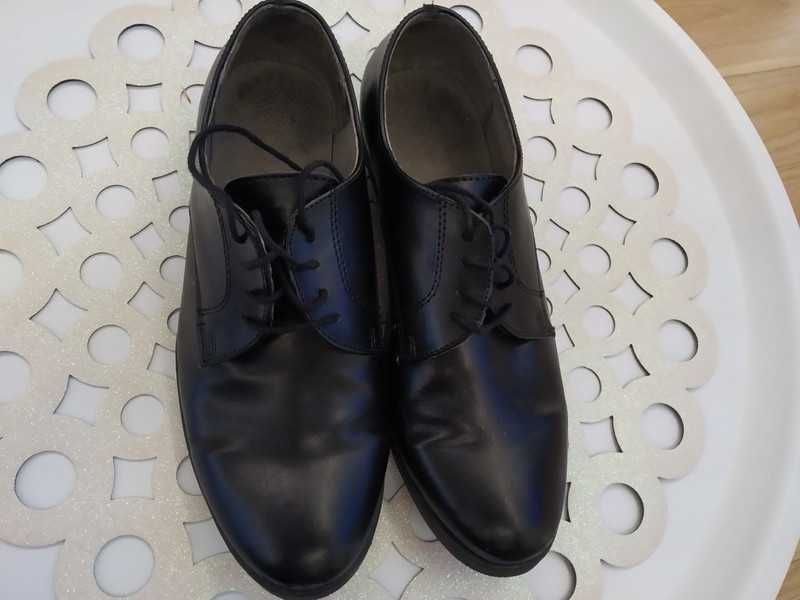 Pantofle, trzewiki Kornecki 34