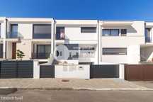 Moradia T4+1 Nova em Lamaçães