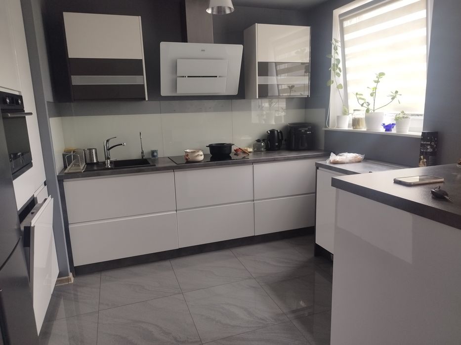 Ładna kuchnia lakierowana. Możliwość transportu