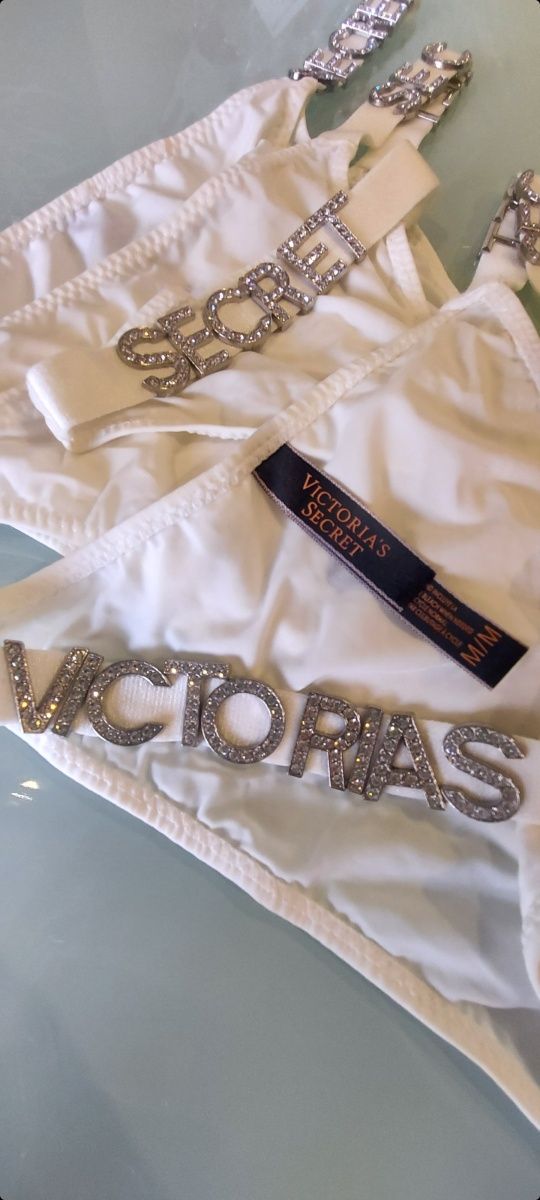 Труси Victoria's Secret,трусики со стразами Виктория Сикрет с буквами