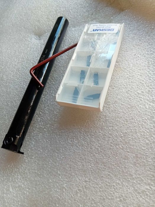 Buril para torno com diâmetro de 16mm c/ 10 pastilhas de corte de 2mm