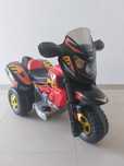 Moto eléctrica criança