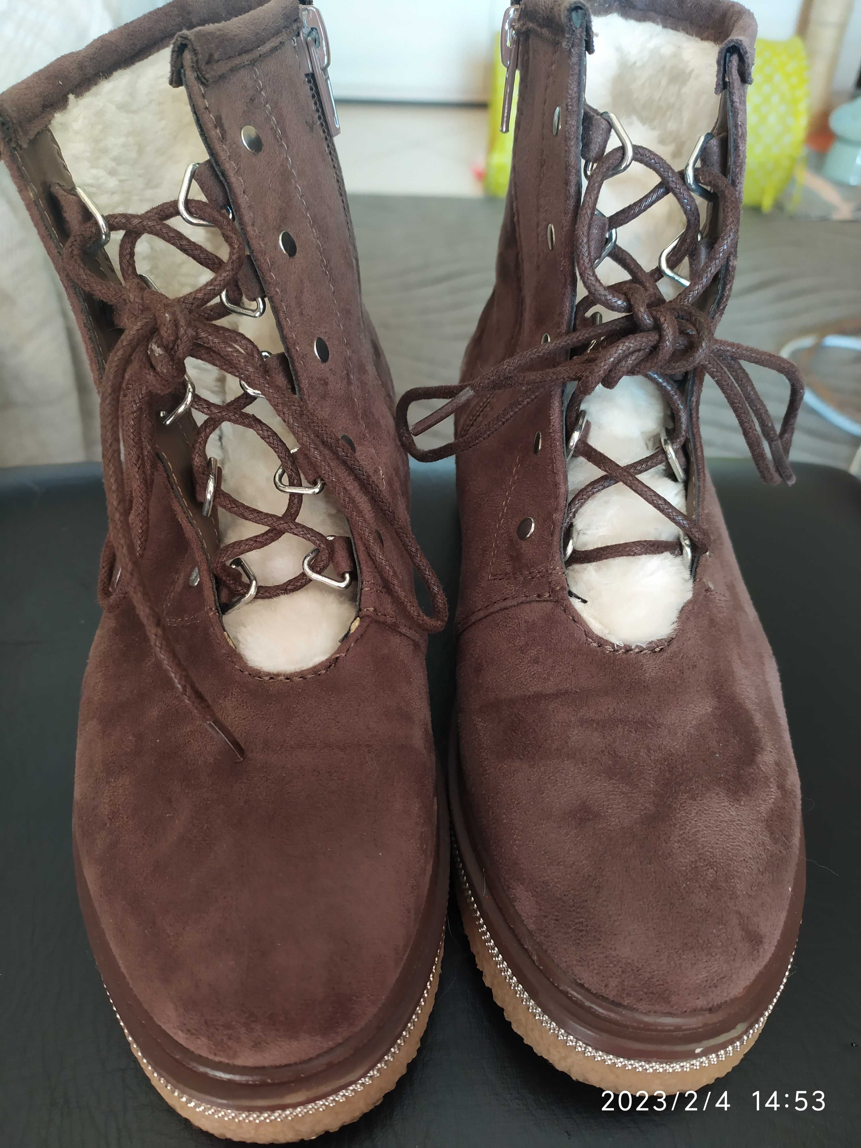 Botas castanhas cardadas 36