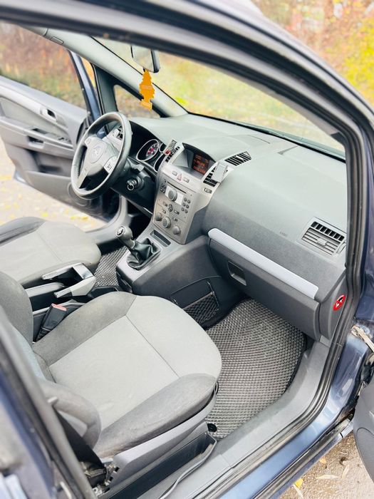 Opel Zefira B 1.6 бензин