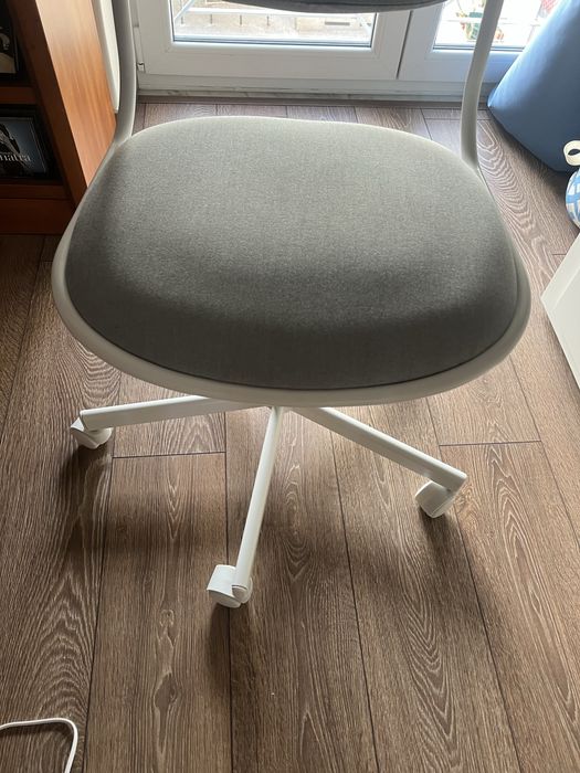 Cadeira de escritorio como Nova