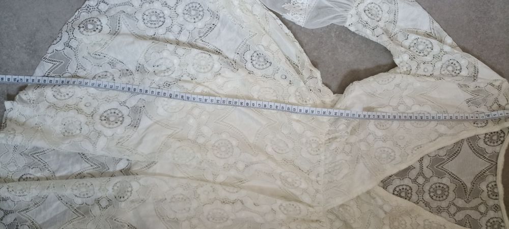 Kremowa sukienka Boho z koronką