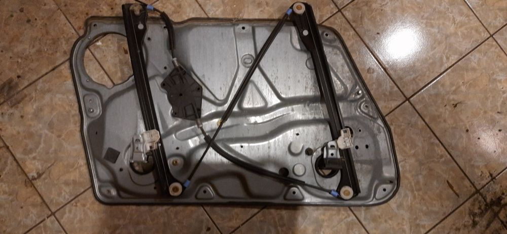 Стеклоподемник шкода фольцваген