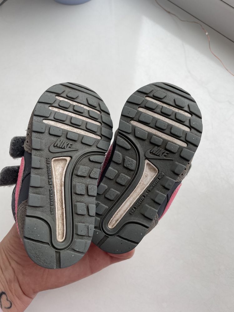 Оригінальні Кросівки Nike дитячі розмір 21