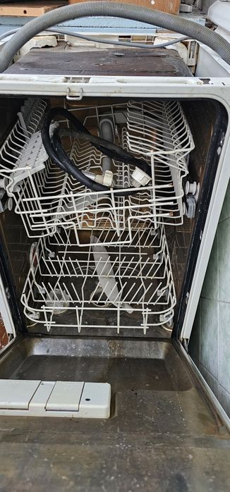 Продам посудомоечную машинку