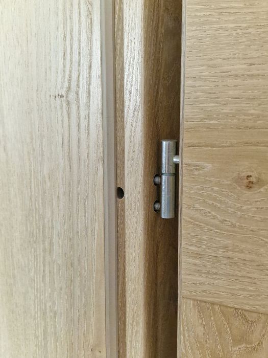 Drzwi wewnętrzne z ościeżnicą DRE Finea na otwór 80cm, plus klamki itd