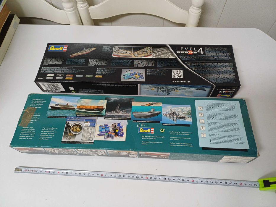 Navios Scharnhorst e Bismarck da Revell