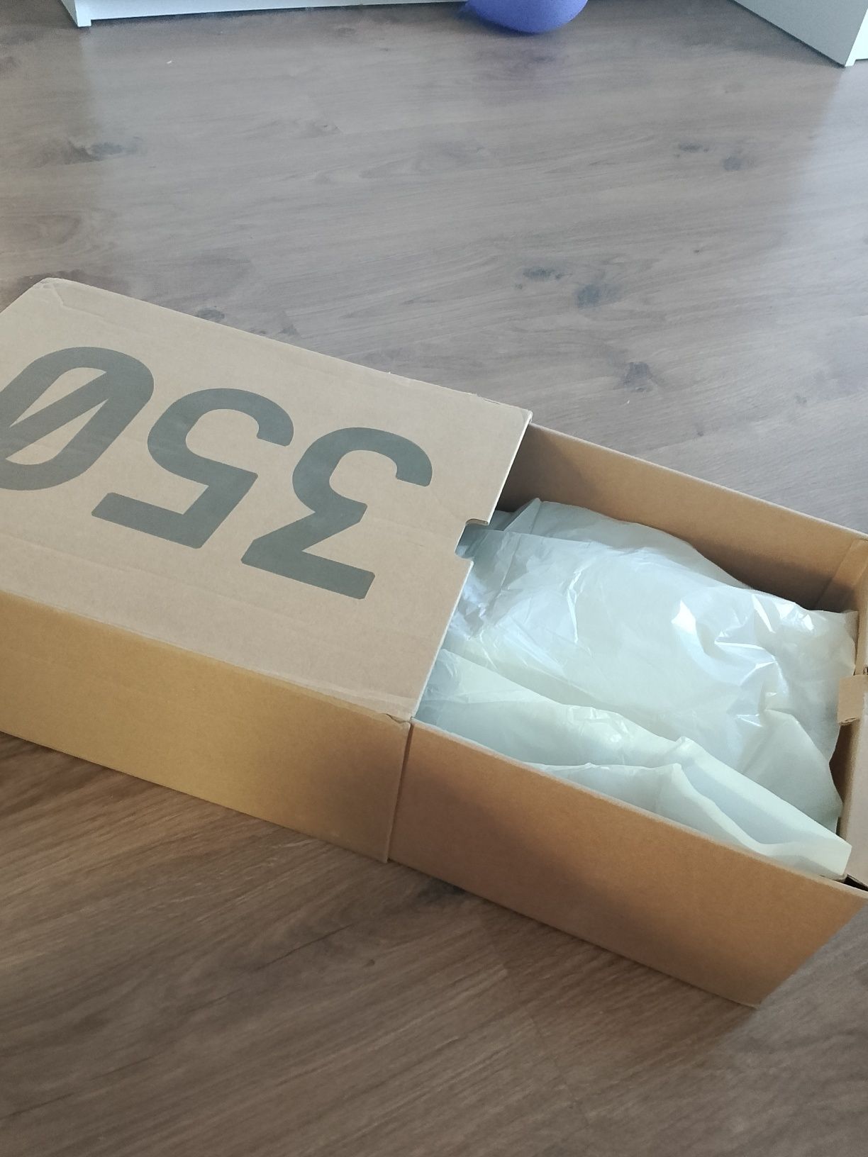 YEEZY BOOST 350 V2 “Tail Light” | Rozmiar 39 1/3 | NOWE z metkami!