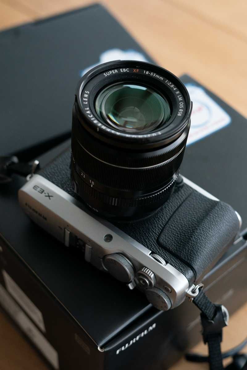 Fujifilm X-E3 z obiektywem XF18-55mm