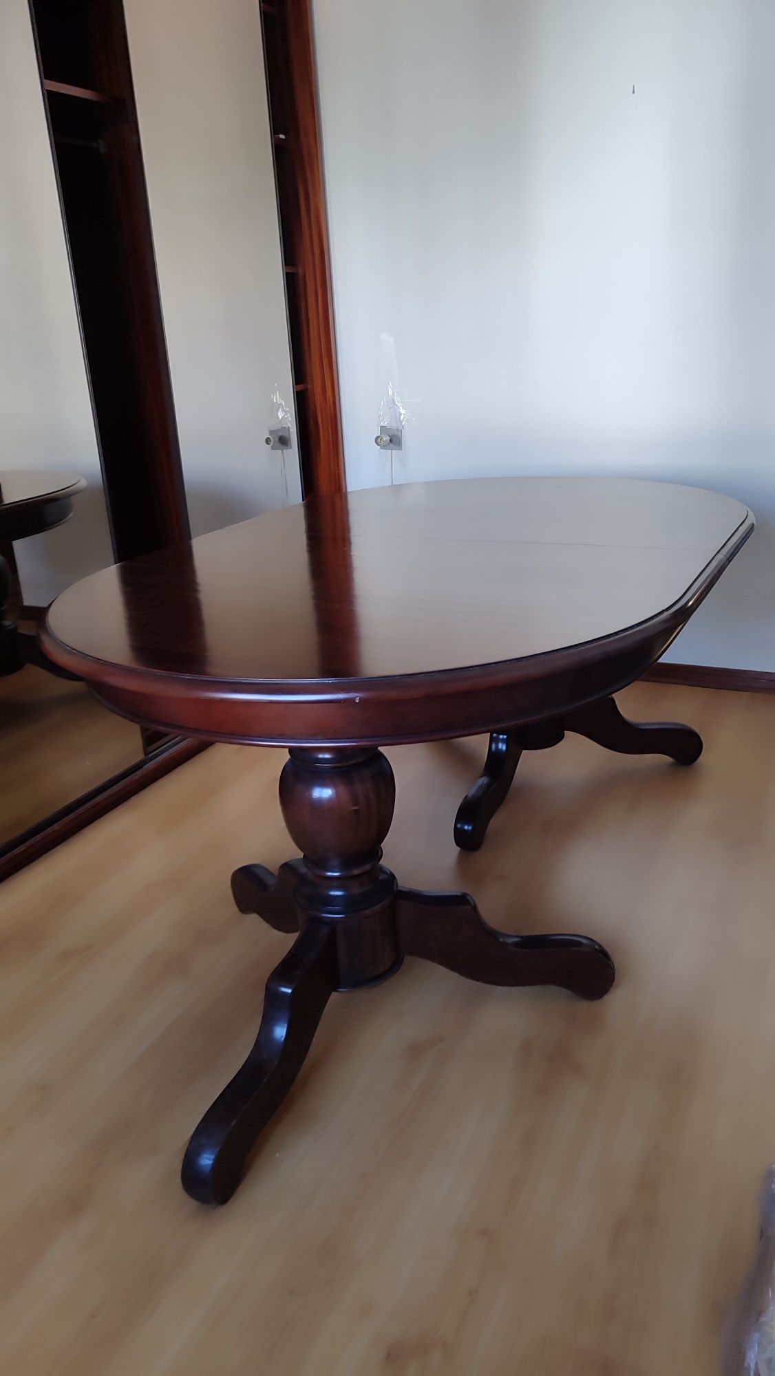 Mesa oval clássica extensível