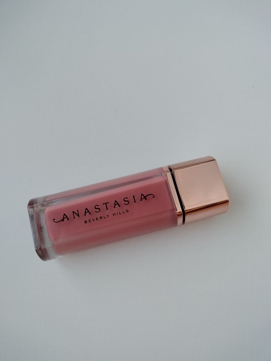 Szminka do ust Anastasia Beverly Hills lip velvet Kiss pomadka