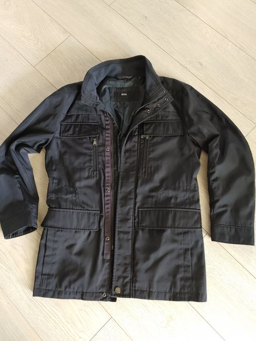 Весінньо - oсіння куртка від Hugo Boss ідеальна