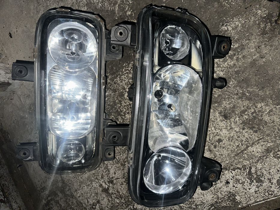 Фари Мерседес Атего