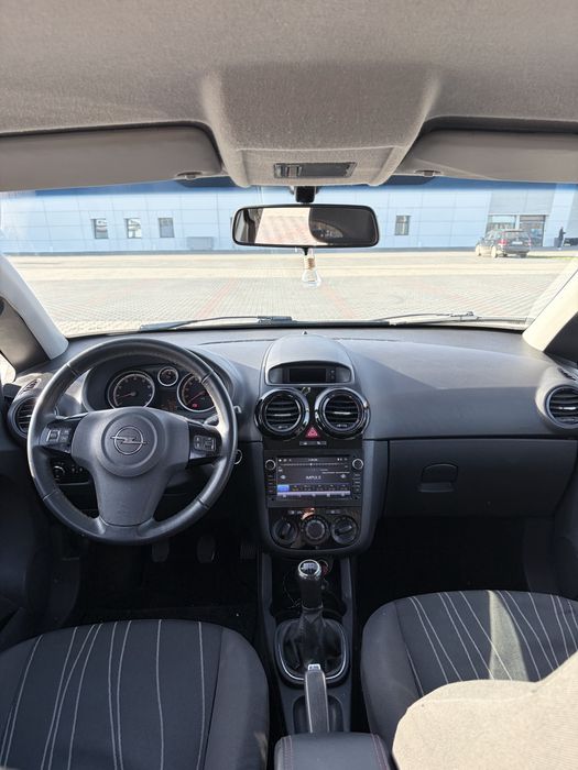 Opel Corsa 1.4 100km 2010r