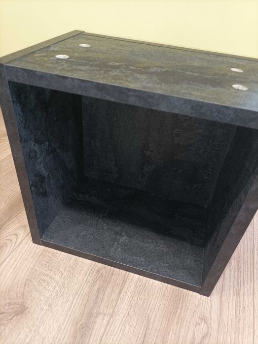 Kubik onas czarny beton