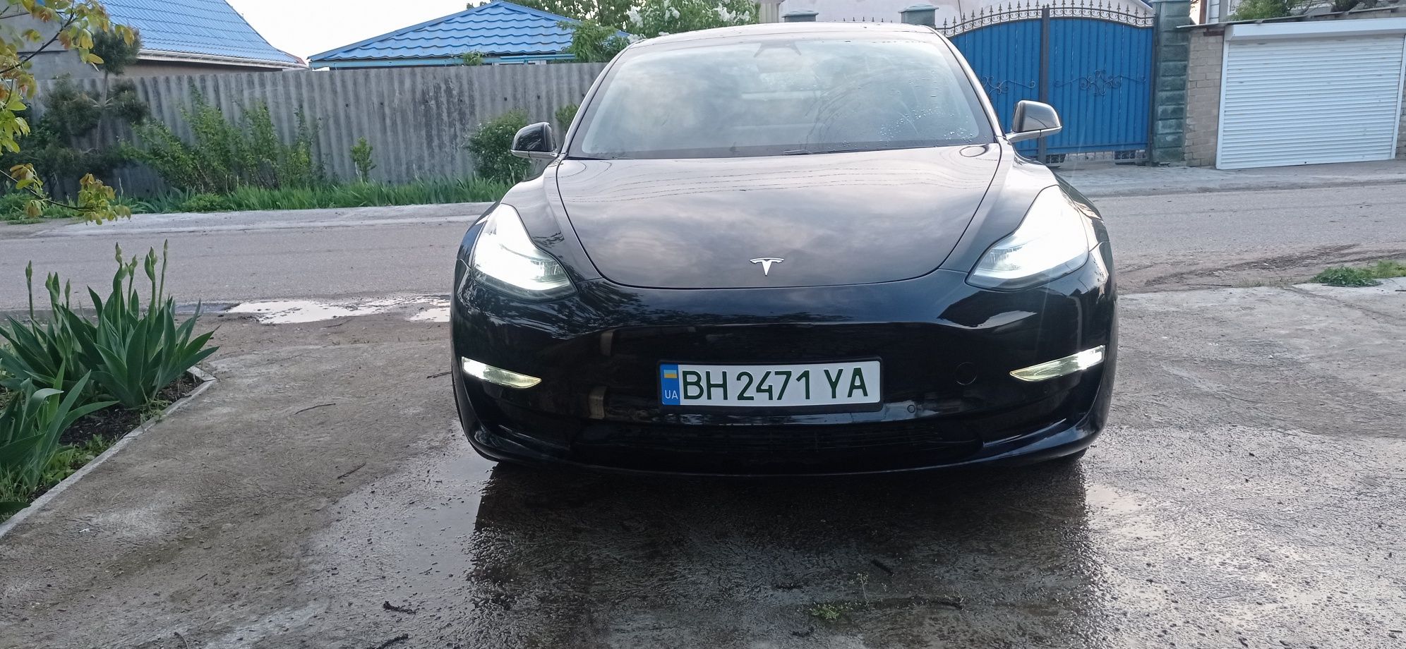 Продам tesla модель 3 стандарт плюс