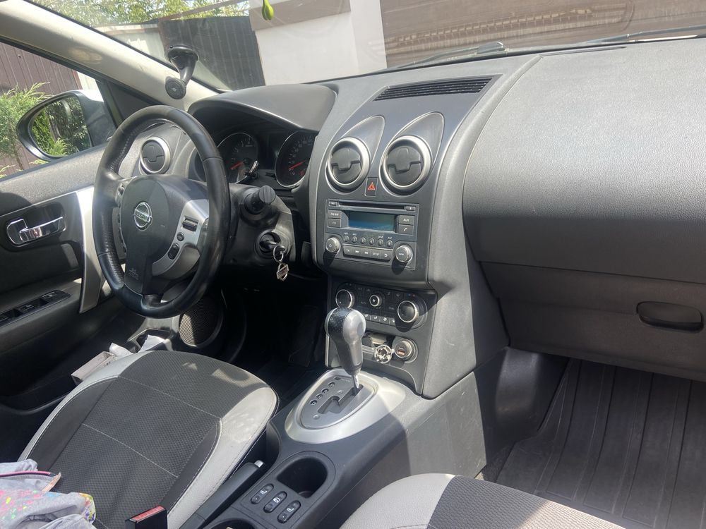 NISSAN Qashqai продаж