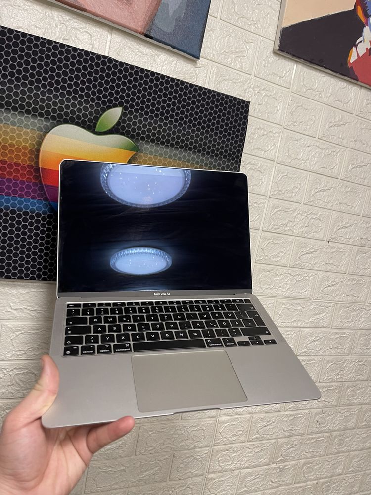 Продам маккбук MacBook Air 13-inch M1 2020 A2337