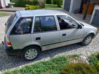 Suzuki Swift 1.0 użytkowany przez starszą osobę