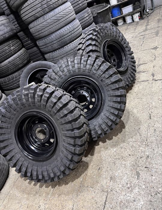 MAXXIS Trepador 35 novos + 4 jantes 15