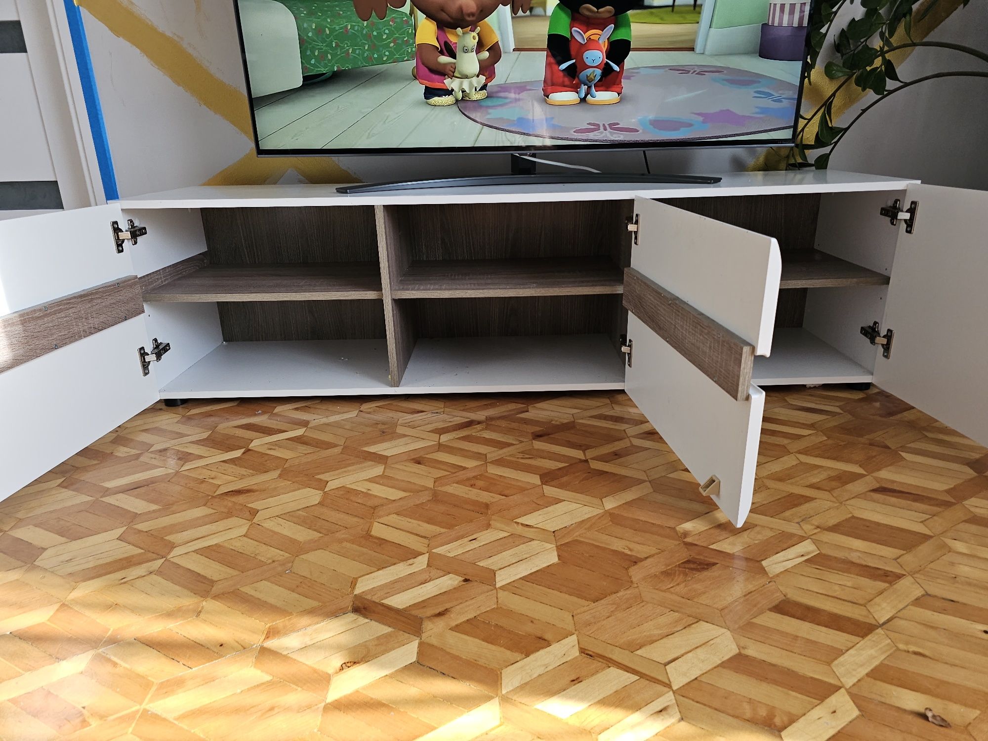 Meble do salonu, młodziezowe białe