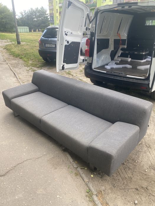 Duza sofa z podnożkiem, malo uzywana