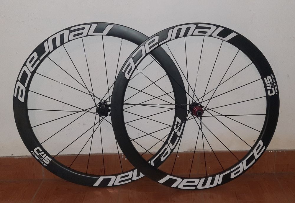 Rodas New Race carbono. C45