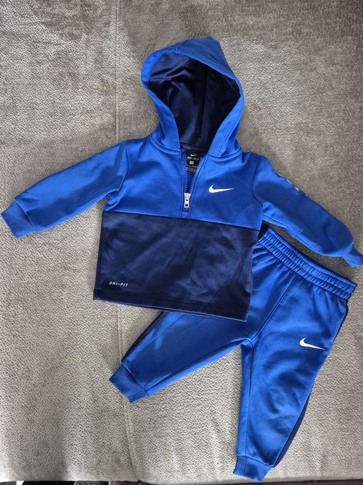 Dres komplet niemowlecy Nike r. 74
