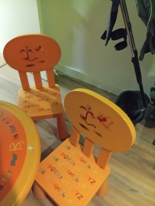 Mesa e cadeiras Winnie the pooh