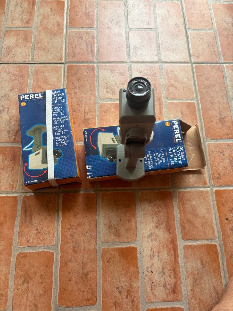 Câmeras vigilância imitação