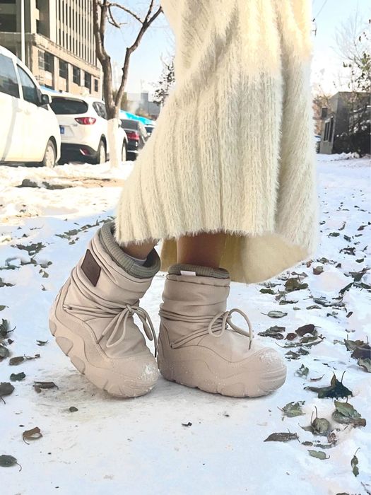 Зимові чоботи уггі як Moonboot