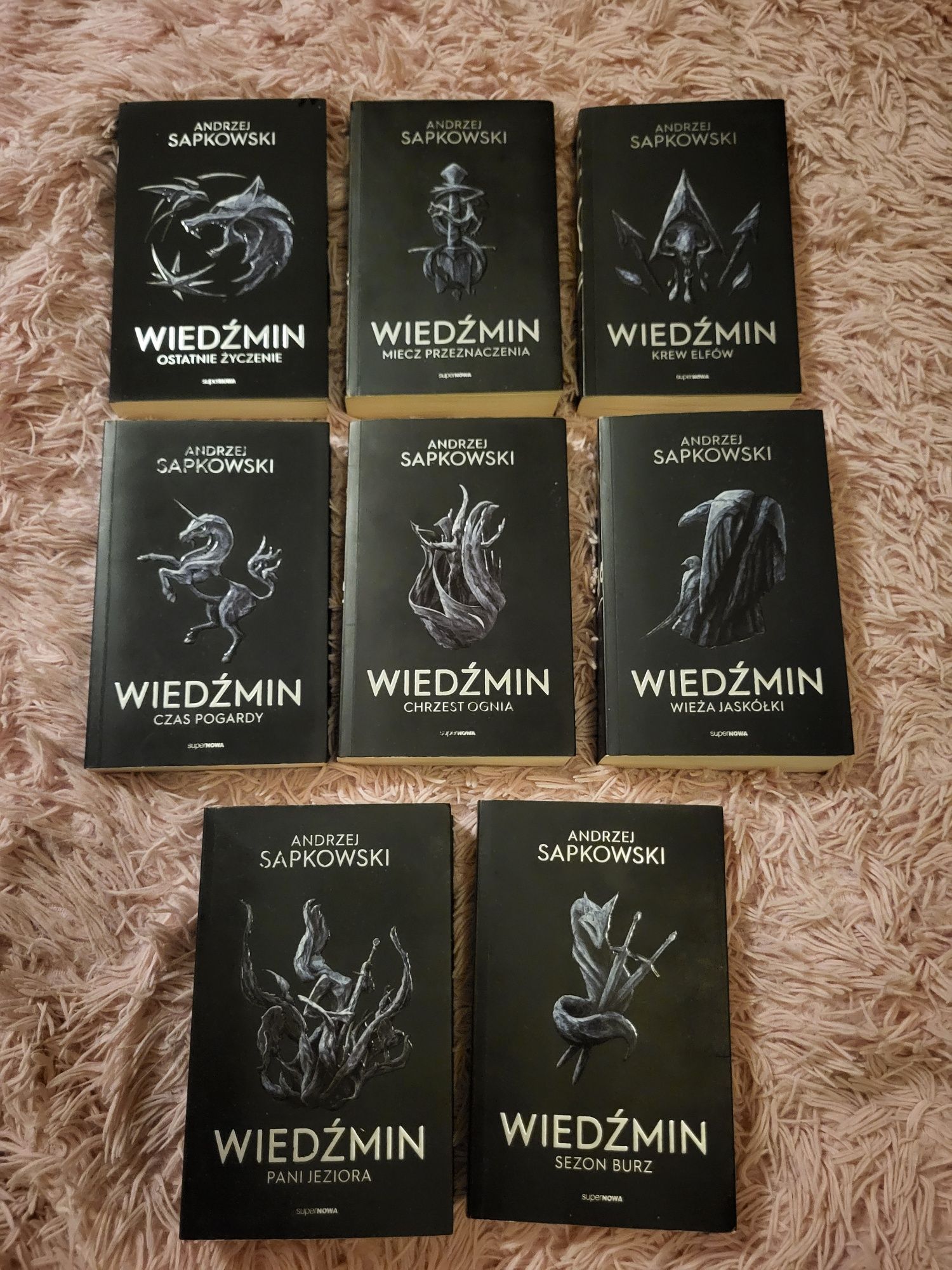Seria "Wiedźmin Geralt z Rivii" Andrzej Sapkowski