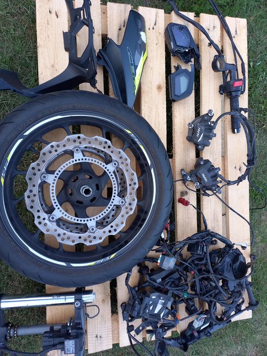 Honda cbr 650f silnik rama z dokumentami 16r. felga tarcze zaciski bok