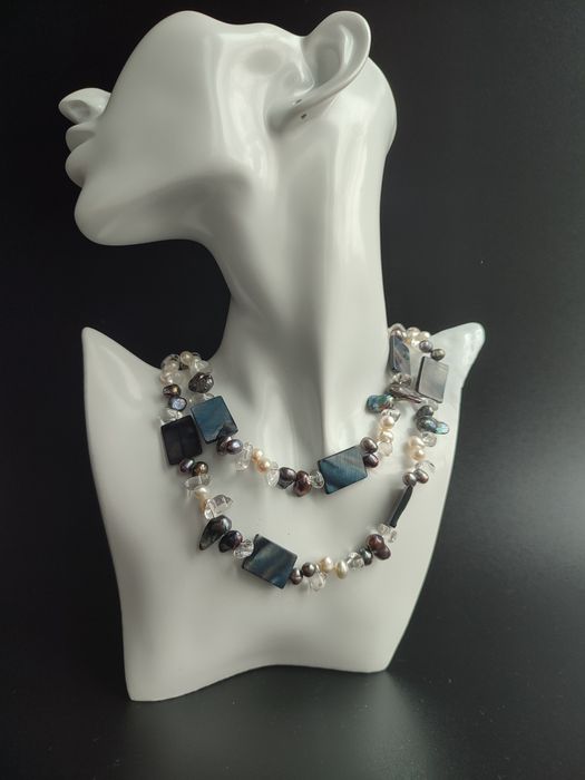 Бусы из жемчуга.