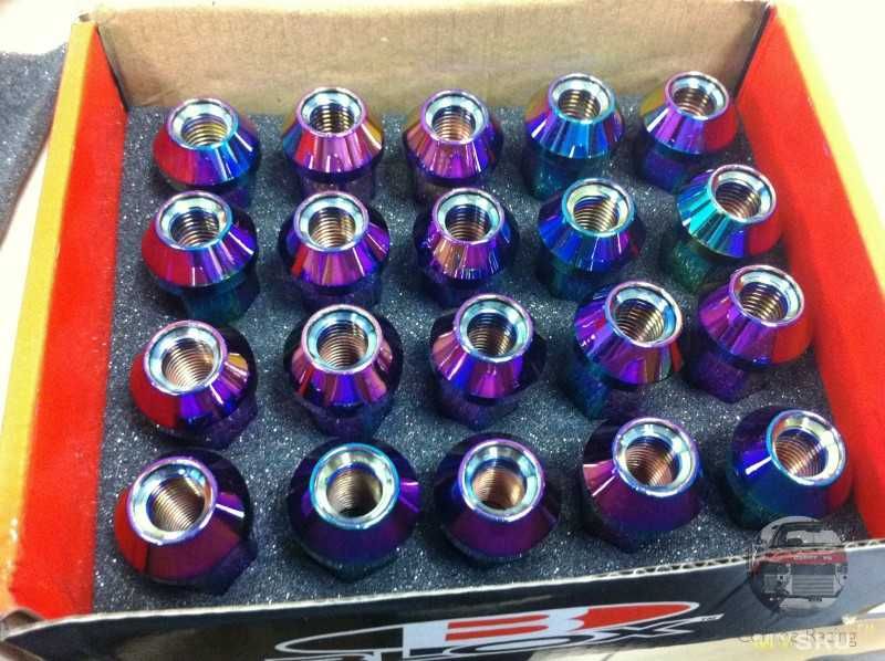 Колесные гайки. Широкий ассортимент