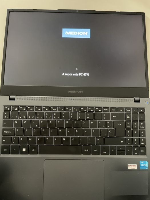 Portatil Medion Akoya (C/ carregador)