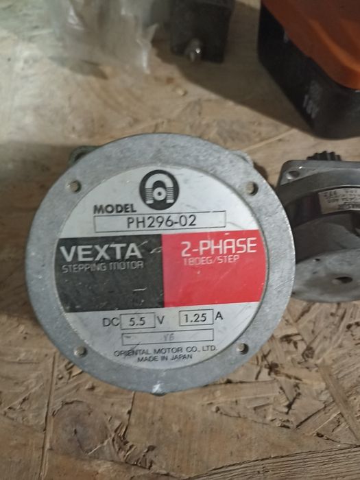 Продам електродвигун Ph296-02