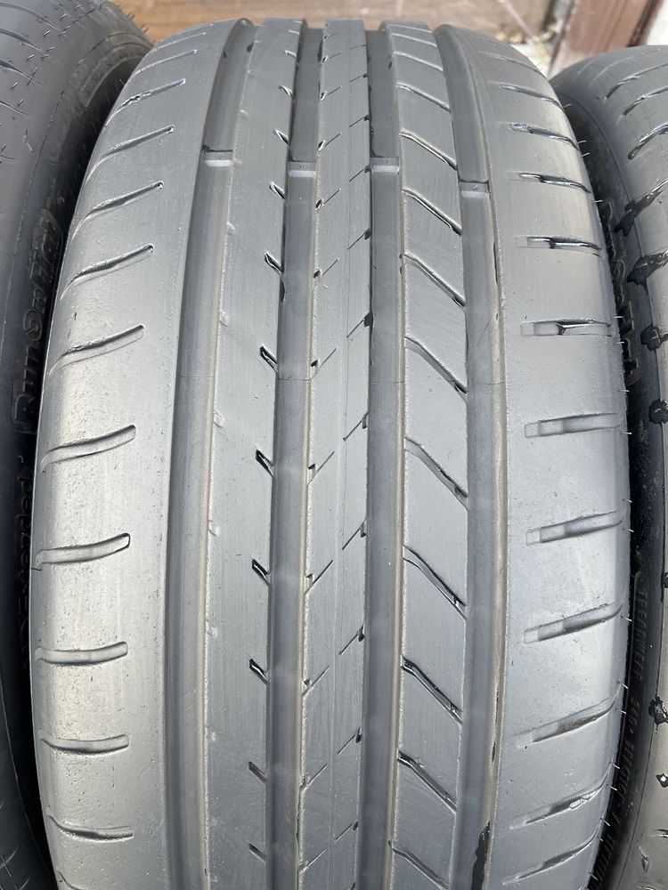 Шины б.у 235 45 R19 Goodyear Efficient Grip MOE Extended RSC 95V 4 шт