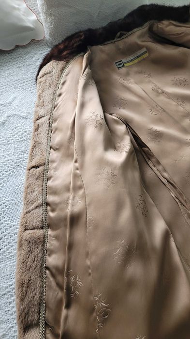 futro norki. Piękny płaszcz