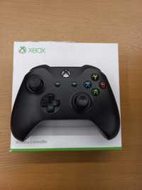 Pad Xbox One + pudełko