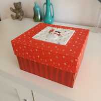 Luksusowe pudełko ornamentowe czerwone z bałwankiem świąteczne vintage