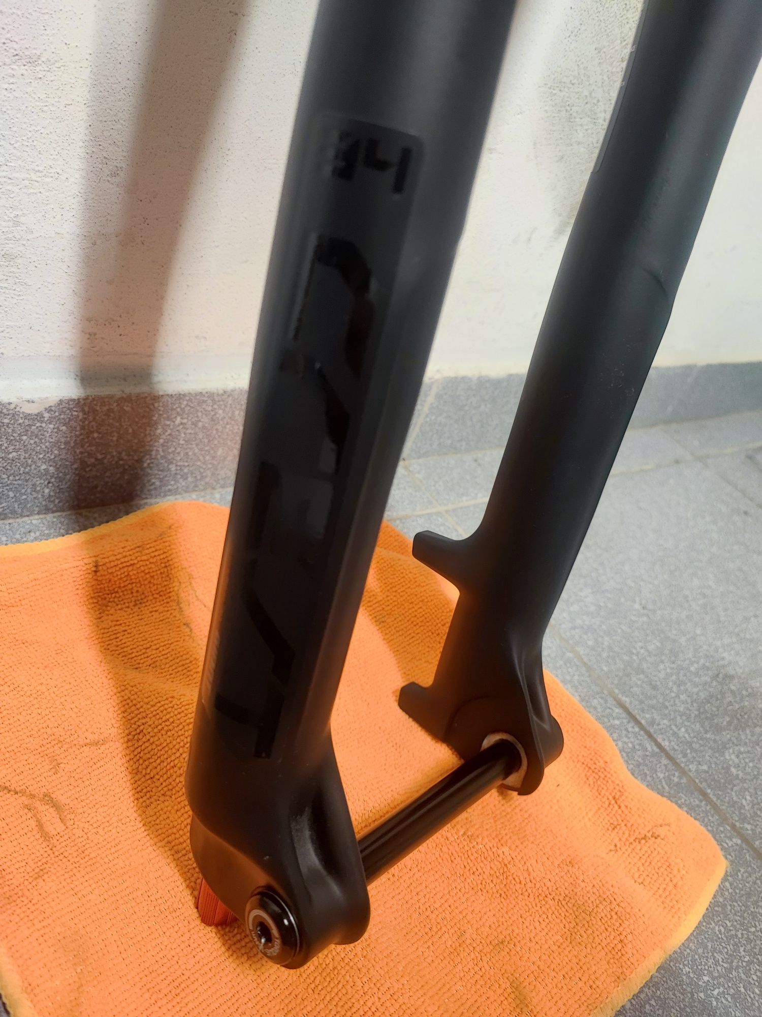 Amortyzator rowerowy Giant Crest 34 100 mm