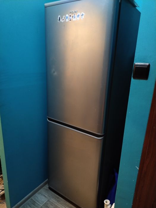 Rezerwacja do 15.12.2025 Srebrna. Lodówka Polar ok 180 cm