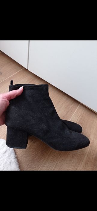 Botki czarne z elastyczną cholewką 41/42